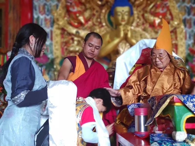 寺主活佛 上师大事记 却藏寺举办多识仁波切长久住世法会,祥瑞纷呈