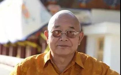 热爱民族教育事业的藏民优秀教师---朵什·图澹瑟撰