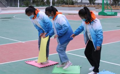 “情暖少数民族女孩项目”在甘南州卫生学校启动